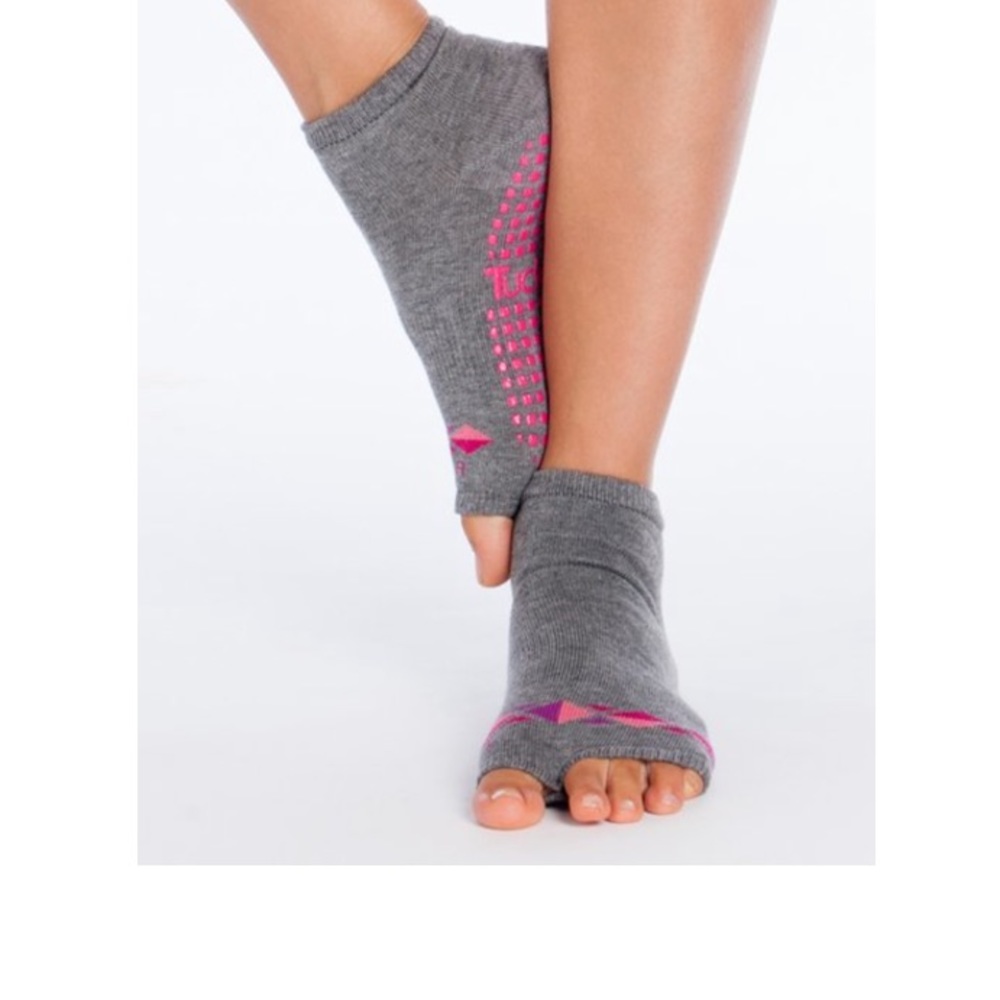 Tucketts Gray & Pink Geometric Anklet Socks